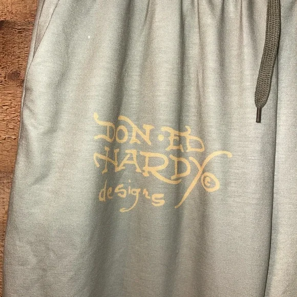 Skulls & Roses Jogging Suit Outfit - Picture 6 of 12